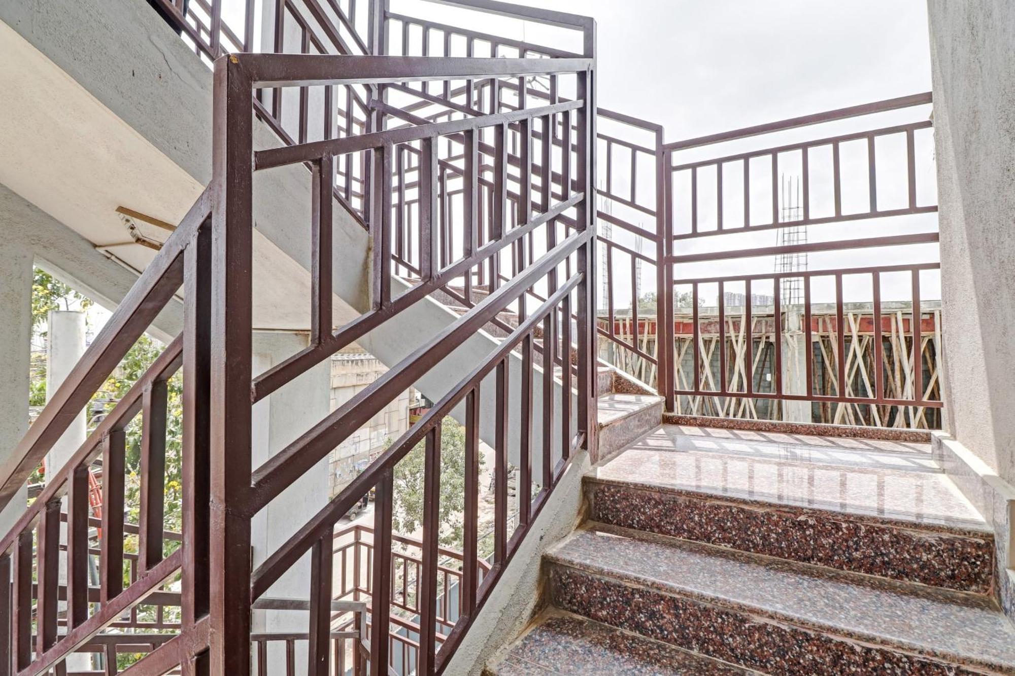Hotel O Gn Nelli Suites 班加罗尔 外观 照片